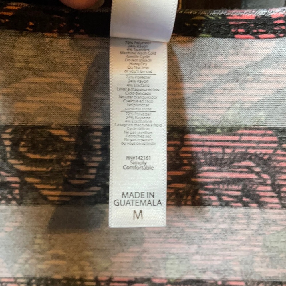 EEUC size m Lularoe floral perfect t - Picture 3 of 3